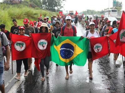 Por Terra, Teto e Pão, Sem Terra marcharam de Feira de Santana a Salvador (BA). Foto: Coletivo de comunicação do MST/BA e Jonas Souza