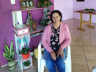 Elena Lugaresi da Rosa em sua casa, no municipio de Palmitos, em Santa Catarina - Foto: Ernesto Puhl