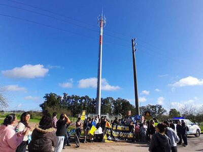 Las antenas de telefonía y sus radiaciones: entre la impunidad de las empresas y la complicidad política