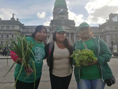 Las trabajadoras de la tierra