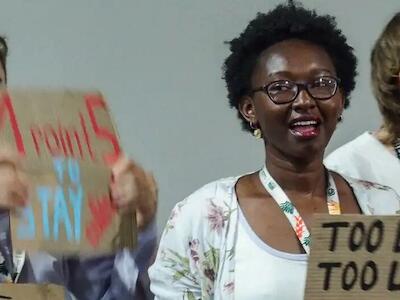 Mientras el mundo supera el límite de calentamiento de 1,5 grados Celsius, jóvenes activistas lanzan una advertencia en la COP30 de Belém. (11.11.2025).Imagen: Bianca Otero/ZUMA/picture alliance