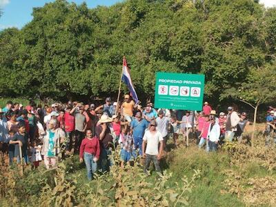 Más de 150 personas reclaman recuperación de tierras públicas en Paraguay