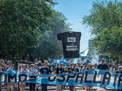 Megaminería en Mendoza: entre el palacio y la calle, el extractivismo o el agua