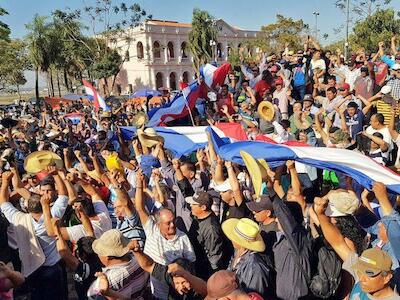 Movilizaciones ponen en la mira al modelo de agronegocios