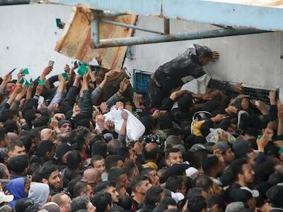 O que se sabe sobre o massacre de palestinos em um ponto de distribuição de alimentos em Gaza?
