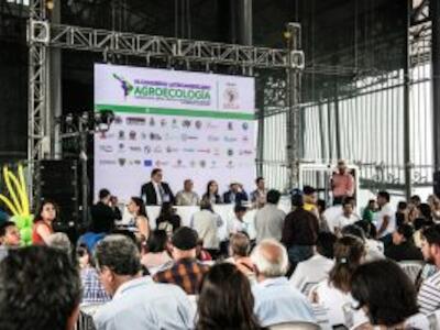 “Para La Vía Campesina nuestra alternativa de lucha es la Agroecología Campesina y Popular, en contraposición al modelo de producción industrial”
