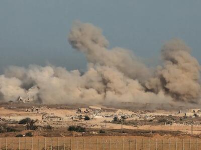 Israel anunció que había atacado un depósito de armas en Gaza el 29 de octubre de 2025, pocas horas después de lo que calificó como la noche más violenta de bombardeos desde el inicio de la tregua mediada por Estados Unidos, y reiteró su intención de continuar las operaciones militares contra las amenazas que aún considera activas.Fotografía: JACK GUEZ/Getty Images