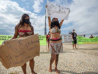 Indígenas protestaram contra o garimpo em terras indígenas e exigiram respeito ao seus direitos (Foto: Tiago Miotto/Cimi)