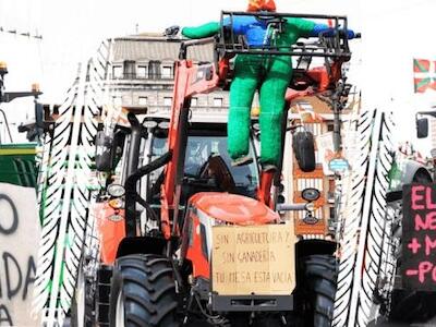 Tratados y tractores: Las protestas en Europa contra los acuerdos de libre comercio, la OMC en el origen de todo