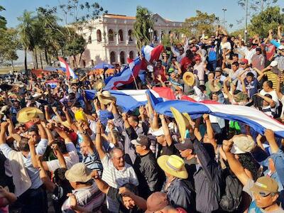 CAMPESINOS PARAGUAYOS