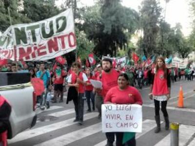 Cerca de 1000 campesinas y campesinos se movilizaron en el centro de Mendoza