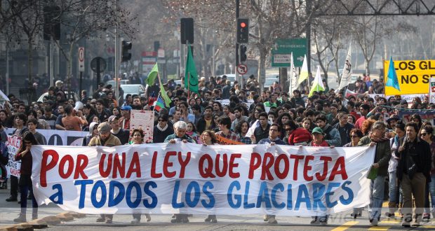 Se realizó Marcha contra la Ley de Glaciares en Chile que deja a merced ...