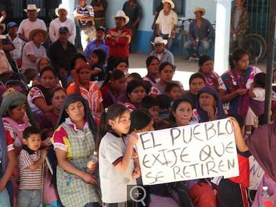 Mex_Oaxaca_Tetlipan_asamblea4