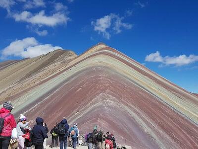 Minera canadiense obtiene concesión en área donde se encuentra la Montaña de Siete Colores