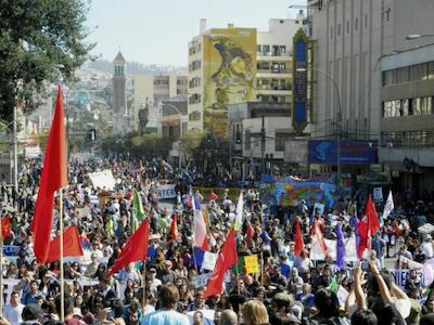 Multitudinaria y exitosa tercera Marcha Nacional por la Recuperación del Agua y la Vida en Valparaíso