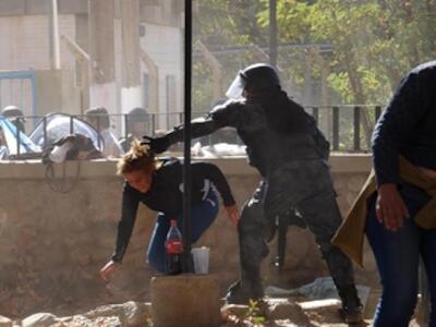represión en famatina