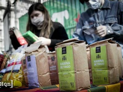 Por Huerquen. Panazo de protesta contra la autorización del Trigo Hb4 en Plaza de Mayo, Buenos Aires, Argentina el 16 de agosto de 2021 organizado por la Plataforma Socioambiental