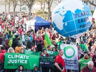 Hay que decidir: cambiar de sistema o enfrentar una catástrofe climática